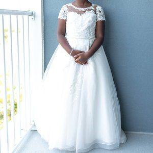 Flower girl/mini me wedding dress